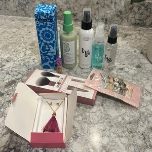 Beauty lot new or used once.